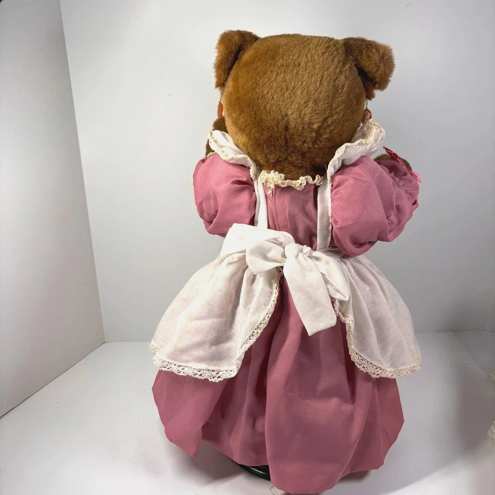Danbury Mint Mama Bear And Her Twins 16